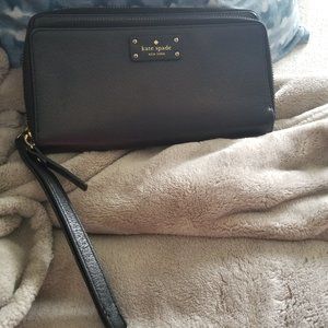 Kate Spade Large Wristlet EUC